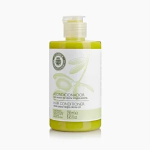 La Chinata plaukų kondicionierius 250 ml – su alyvuogių aliejumi, maitina ir atkuria plaukus, suteikia švelnumo ir žvilgesio.