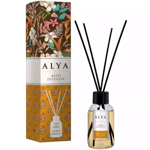 Alya „Woody Oriental“ namų kvapų difuzorius 100 ml – šiltas sandalmedžio ir rytietiškų prieskonių aromatas.
